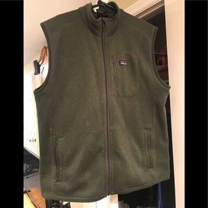 Patagonia Men’s vest forest green